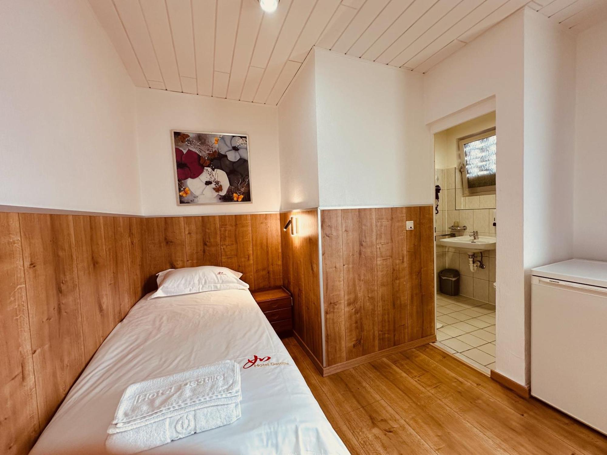Hotel Destille Dormagen Zimmer foto